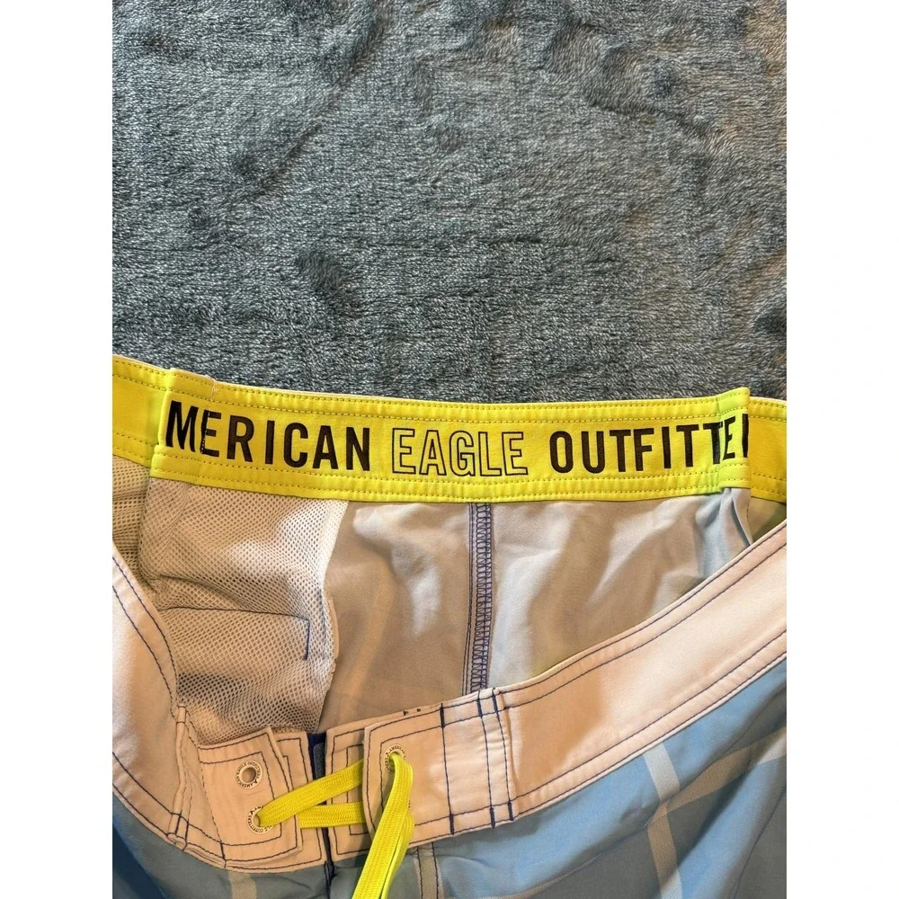 American Eagle Board Shorts XL Men Blue Ombre Grid Mesh Liner Stretch